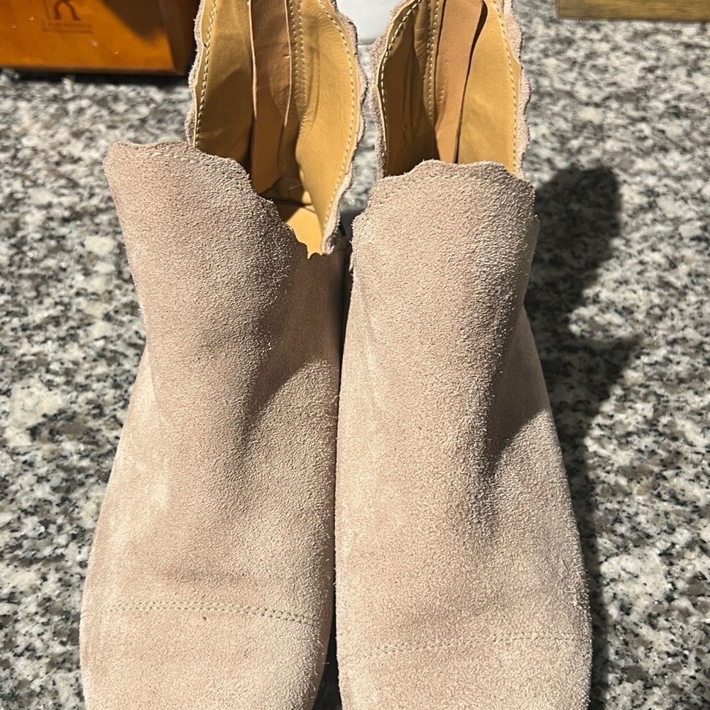 Klub Nicvo Bae women’s Sz 8 Scallop Bootie Beige Ankle Booties - Picture 5 of 11